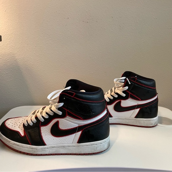 Jordan 1s Nike high tops red white and black size 8.5 men’s - Picture 4 of 8